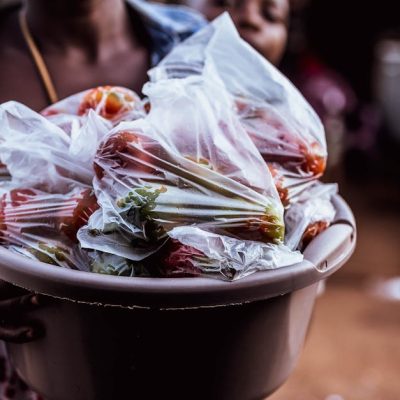 découvrez comment la dynamique de l'économie locale influence la vie quotidienne. explorez les avantages des commerces de proximité, des producteurs locaux et l'impact positif sur votre communauté. plongez dans les enjeux et les opportunités d'une économie durable et solidaire.
